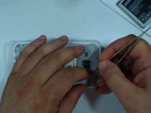 آموزش تصویری تعمیر صفحه نمایش و ال سی دی لمسی Samsung Galaxy J1