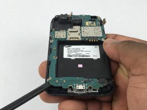 آموزش تصویری تعمیر دوربین عقب Samsung Galaxy J1