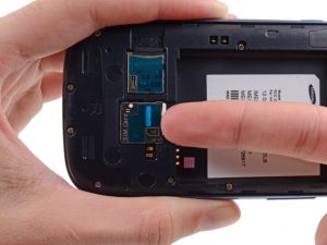 راهنمای تصویری تعمیر قاب میانی پلاستیکی Samsung Galaxy S III