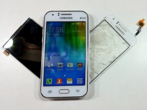 تعمیر صفحه نمایش شیشه ای Samsung Galaxy J1